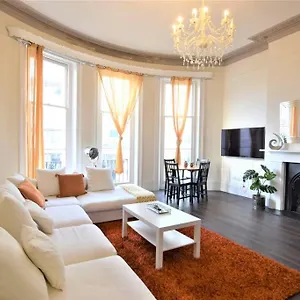 modern-two-bedroom-flat.brighton-hotels-england.com/
