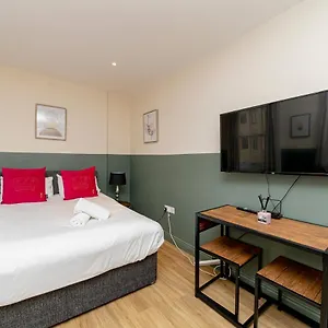 stunning-studio-apartment-in-hove-next-to-the-sea-brighton.brighton-hotels-england.com/