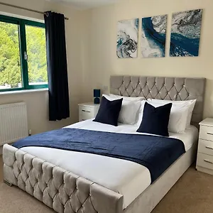 With Free Onsite Parking Cambridge (Cambridgeshire)